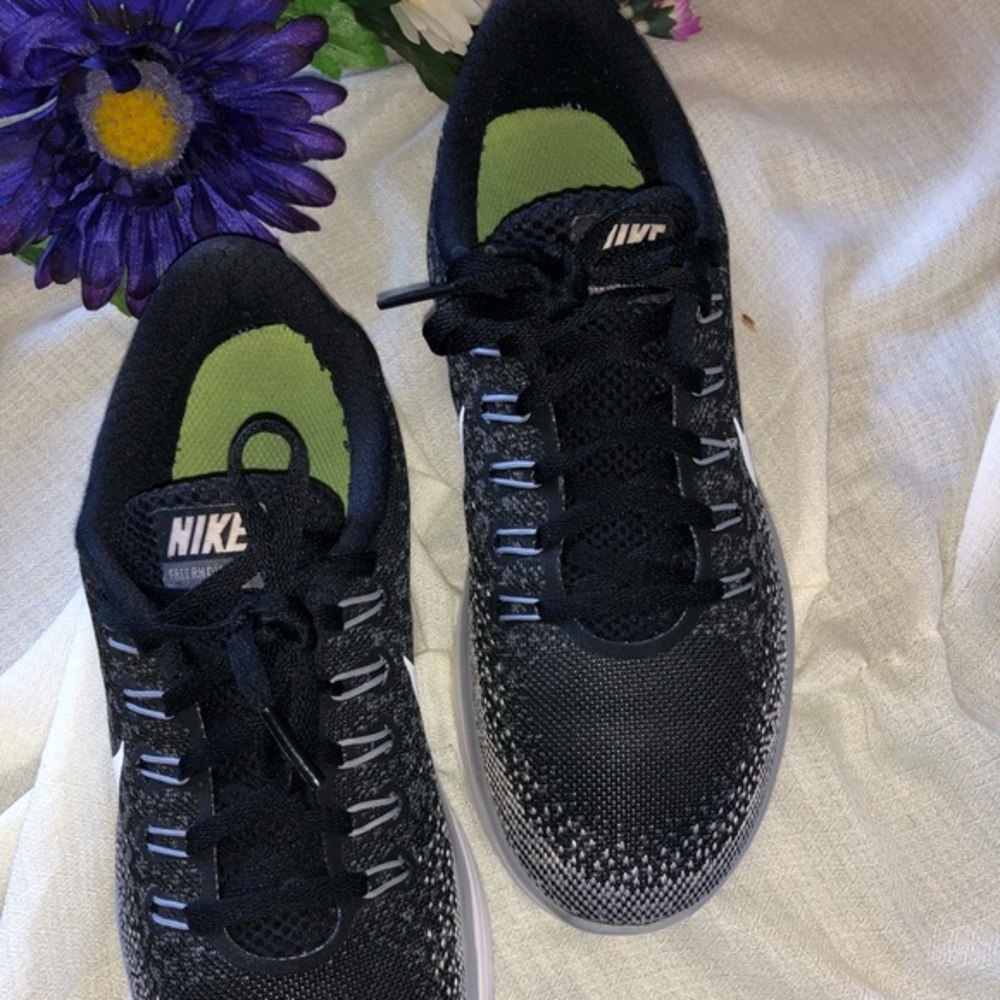 Nike Womens Shoes Sz. 8 - Picture 4 of 8